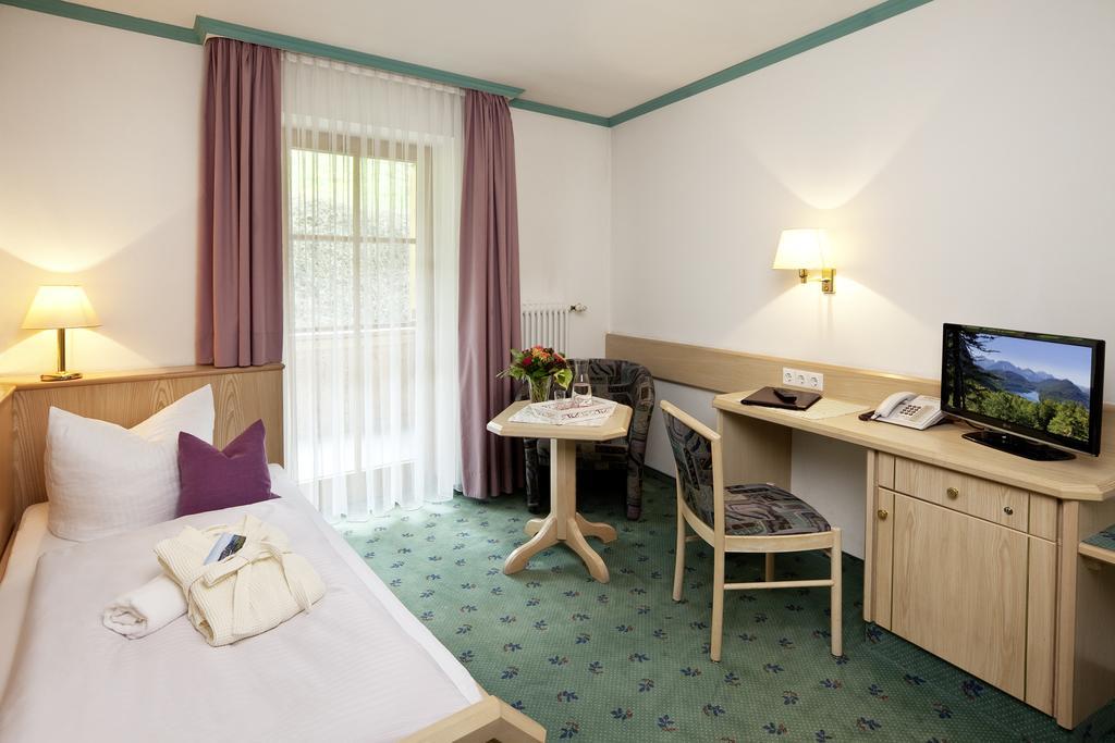 פפרונטן Hotel Berghof מראה חיצוני תמונה